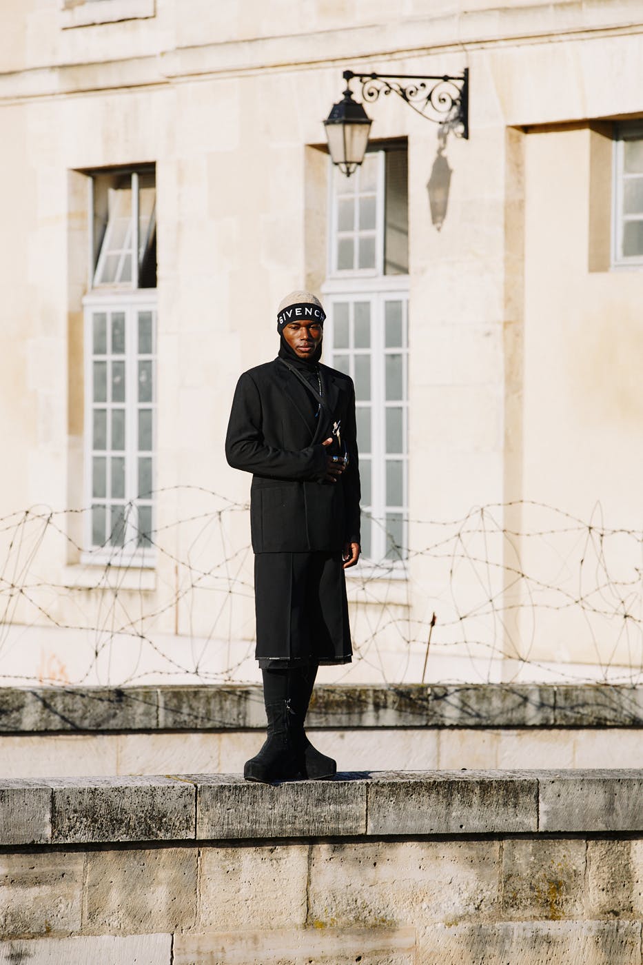 paris-fashion-week-fw23-streetstyle (19)