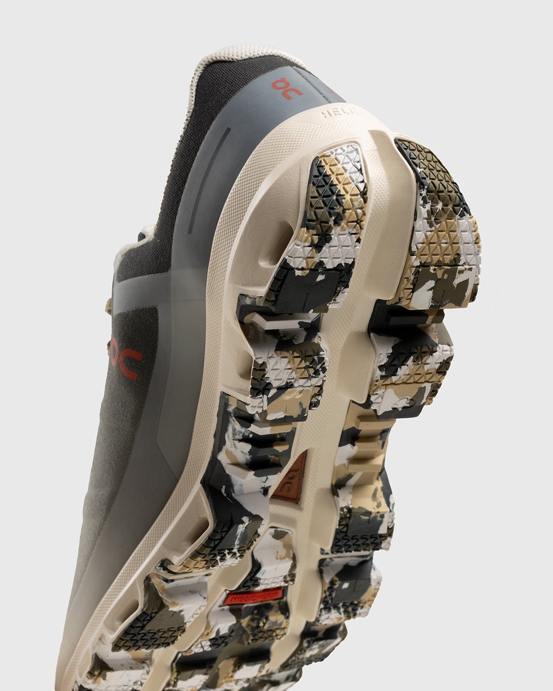 Loewe x On – Men's Cloudventure Gradient Khaki - Sneakers - Grey - Image 5