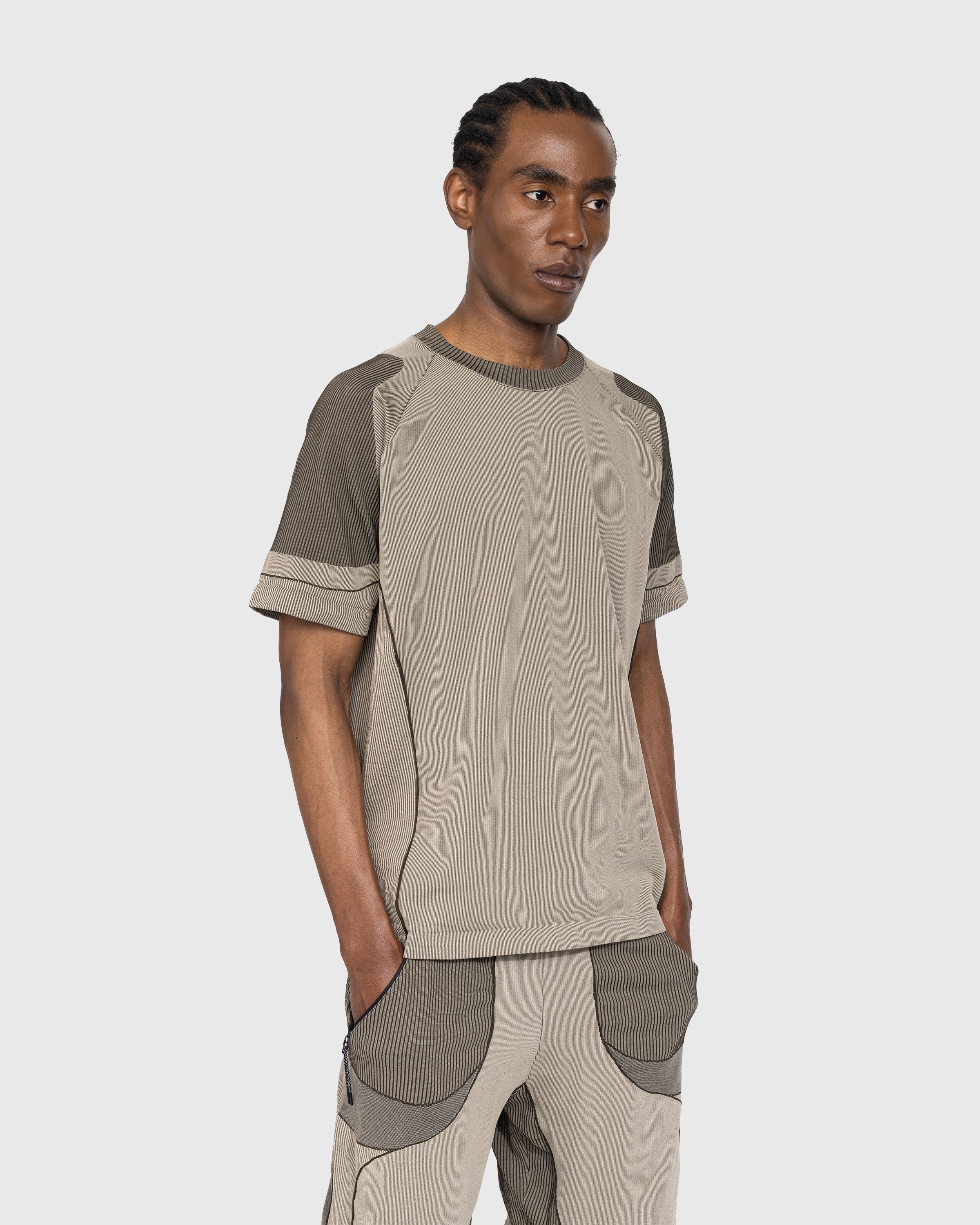 _J.L-A.L_ – Sollany Knitted Tee Brown/Sand - T-shirts - Green - Image 2