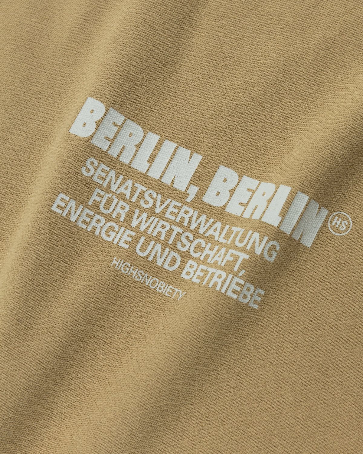 Highsnobiety – BERLIN, BERLIN 3 T-Shirt Military Green - Tops - Beige - Image 6