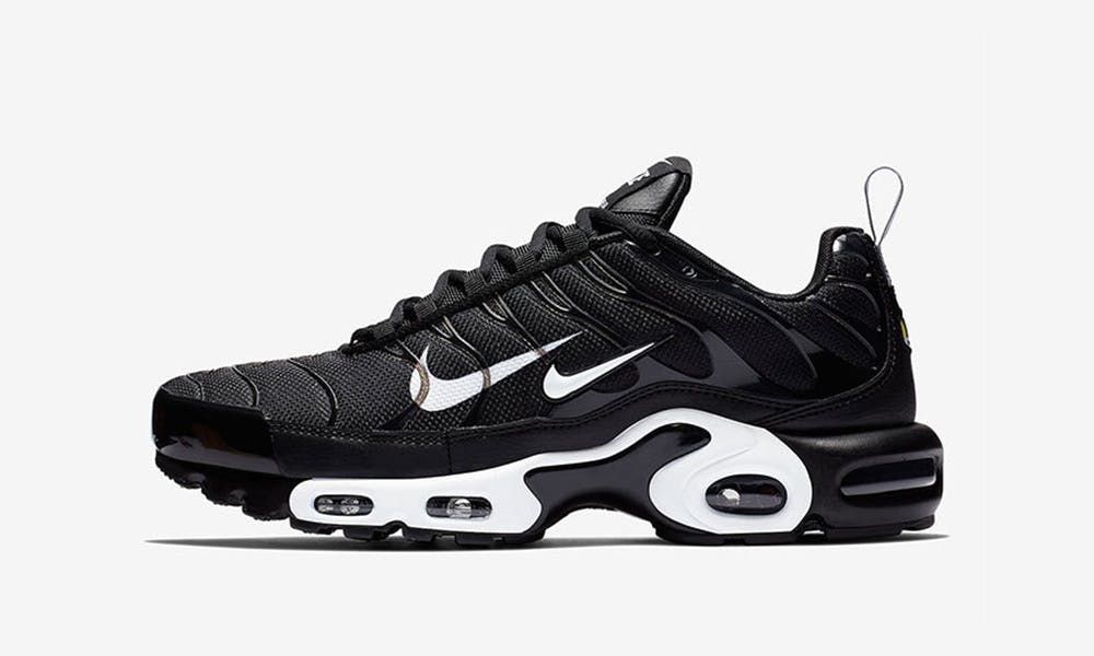 Nike Air Max Double Swoosh: Twice the Style and Swagger