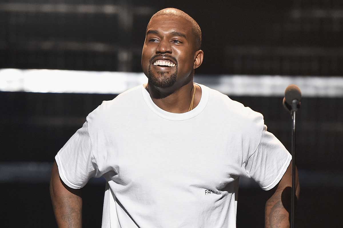 Kanye West performs at the 2016 MTV Music Video Awards