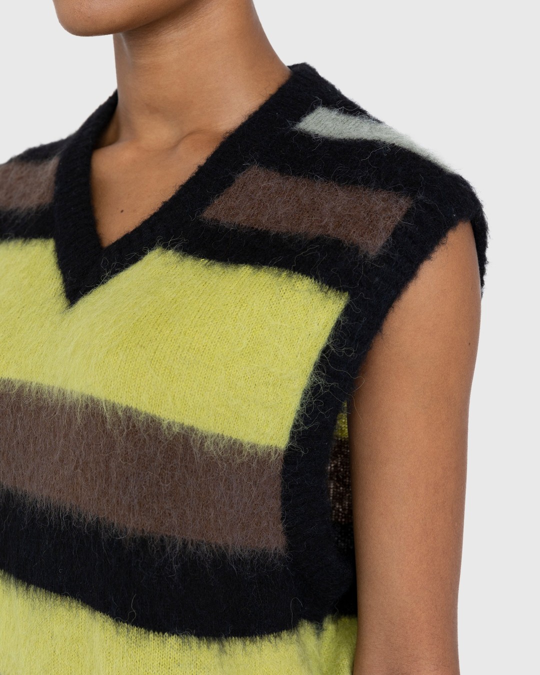 Highsnobiety – Striped V-Neck Sweater Vest Black - Knitwear - Black - Image 7