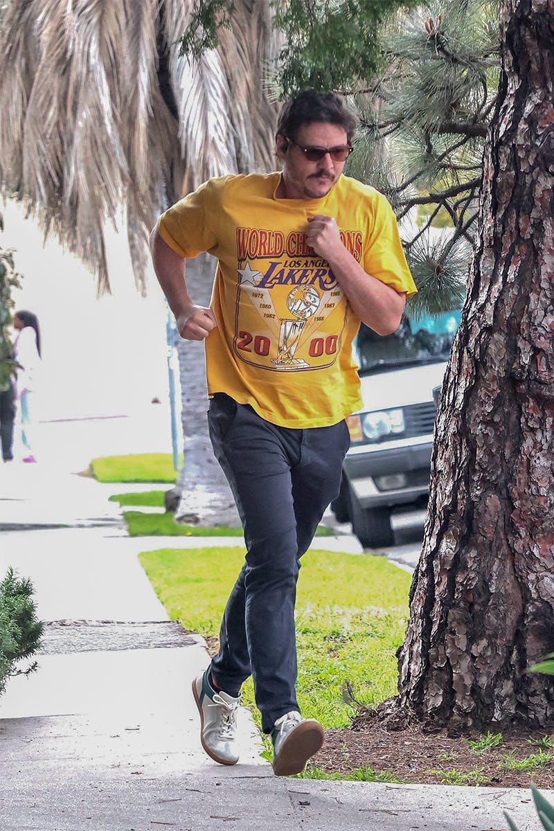 pedro-pascal-runner-trackstar