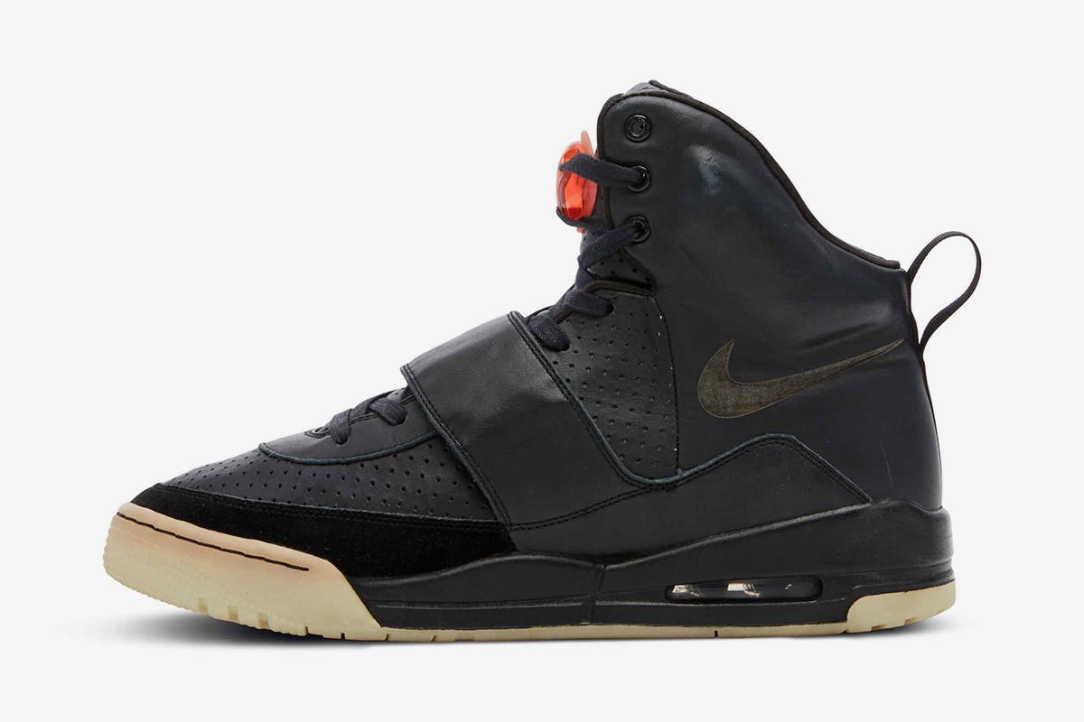 Martyr Medieval swear YEEZY Finally Jumped Over Jumpman With $1.8 Million Record Sale