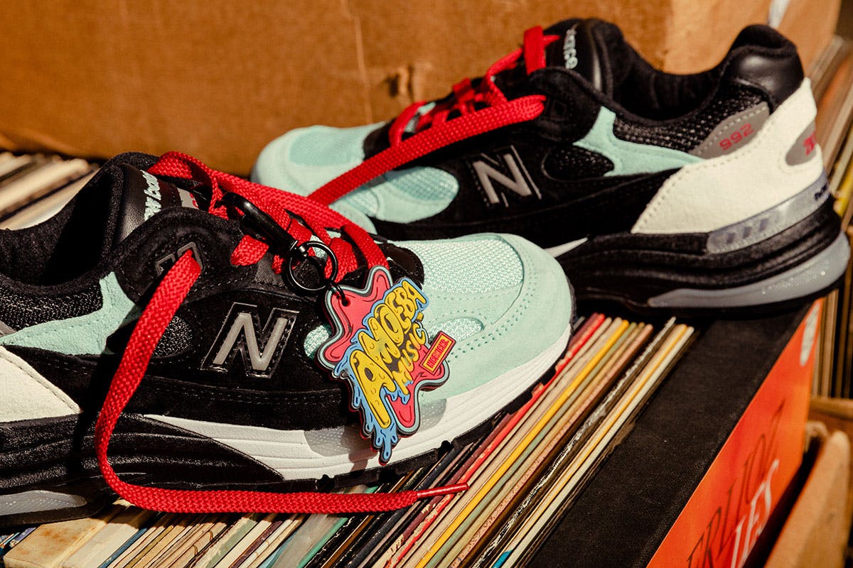 992 nice kicks
