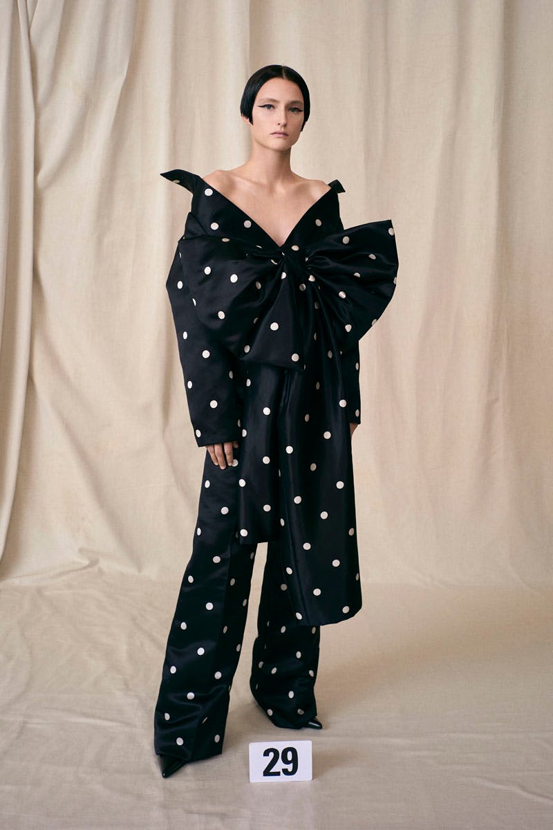 balenciaga-show-report-couture-27