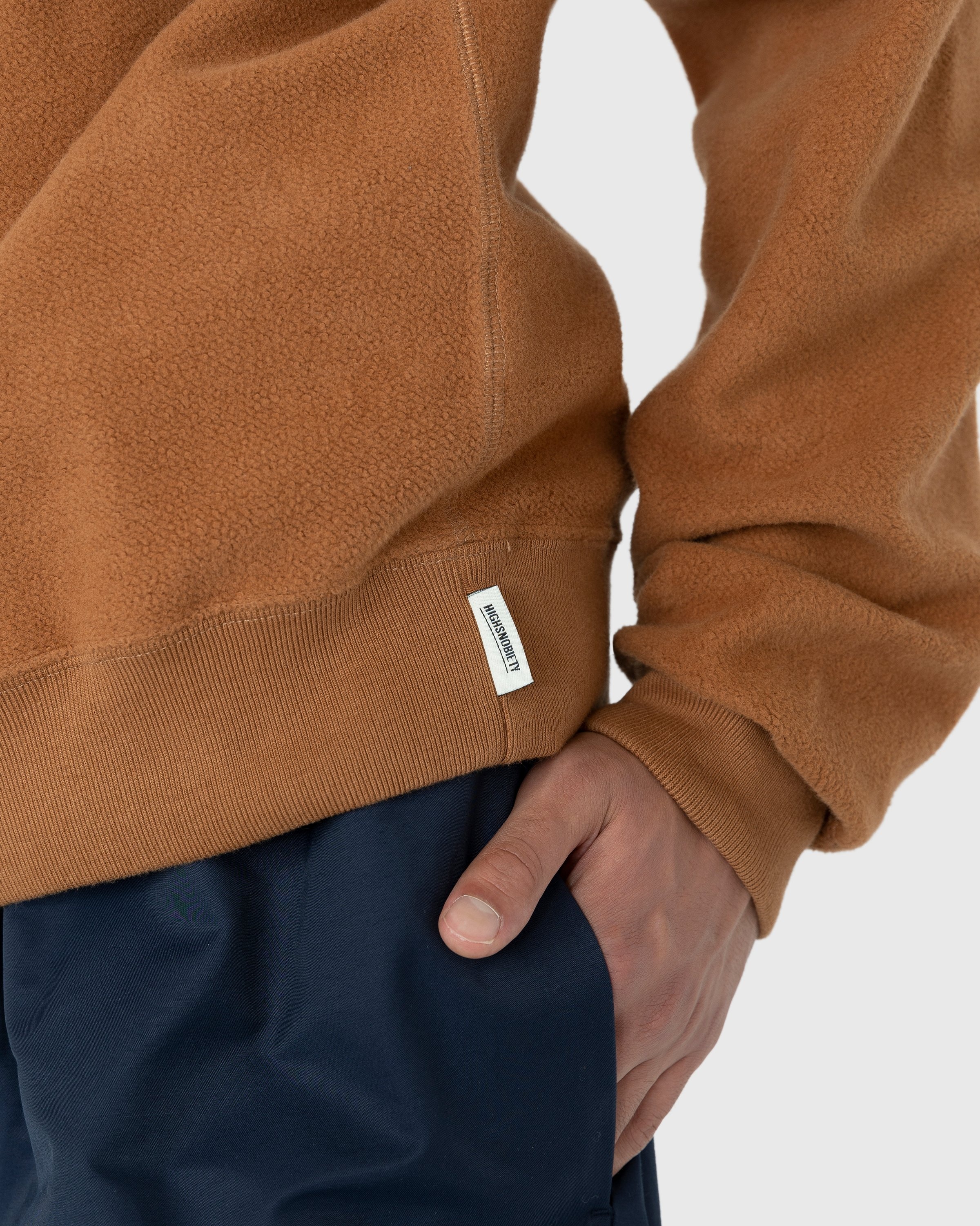Highsnobiety – Script Logo Reverse Fleece Crew Brown - Sweats - Brown - Image 7