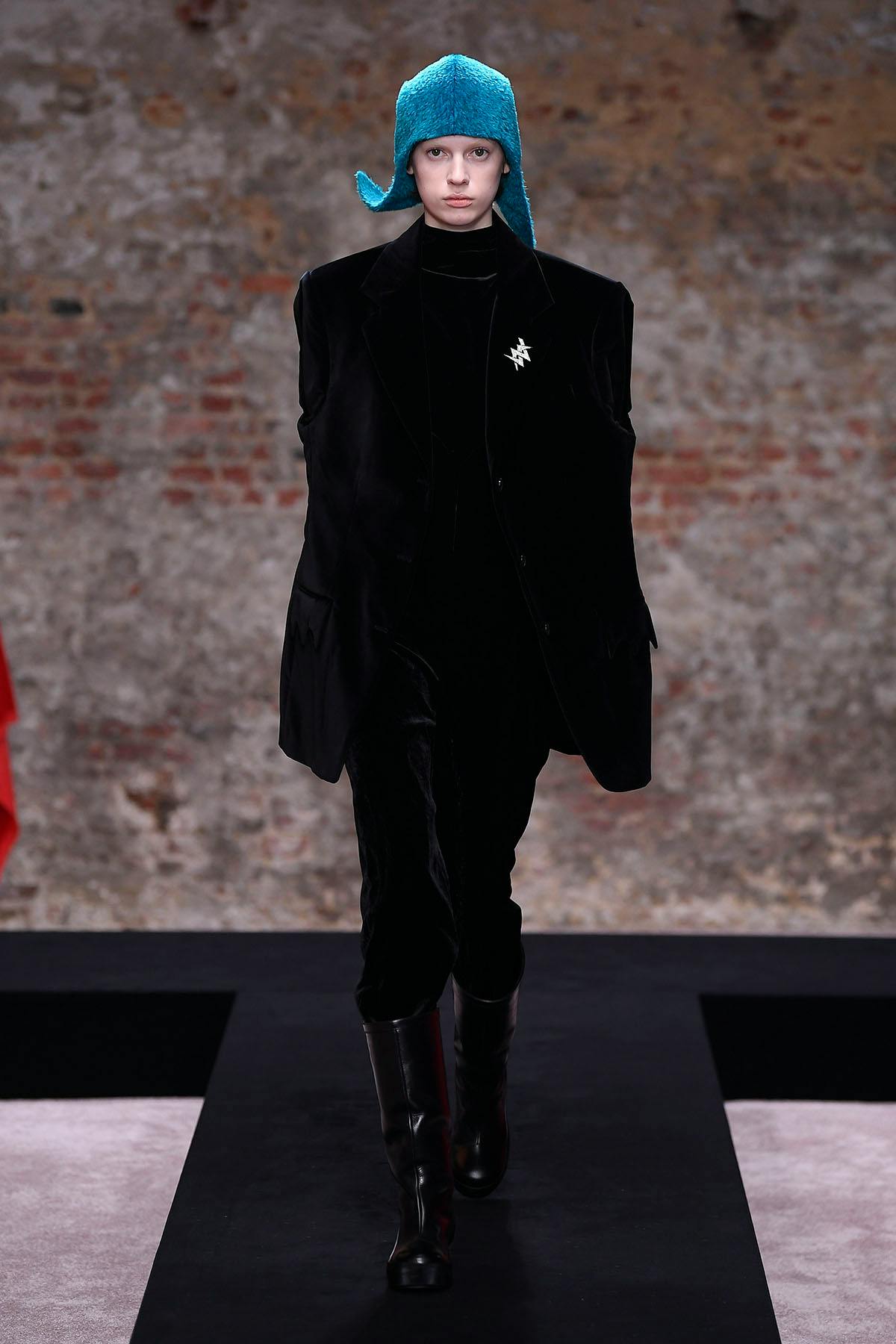 Raf Simons Fall/Winter 2022 Men's & Women's Runway Collection