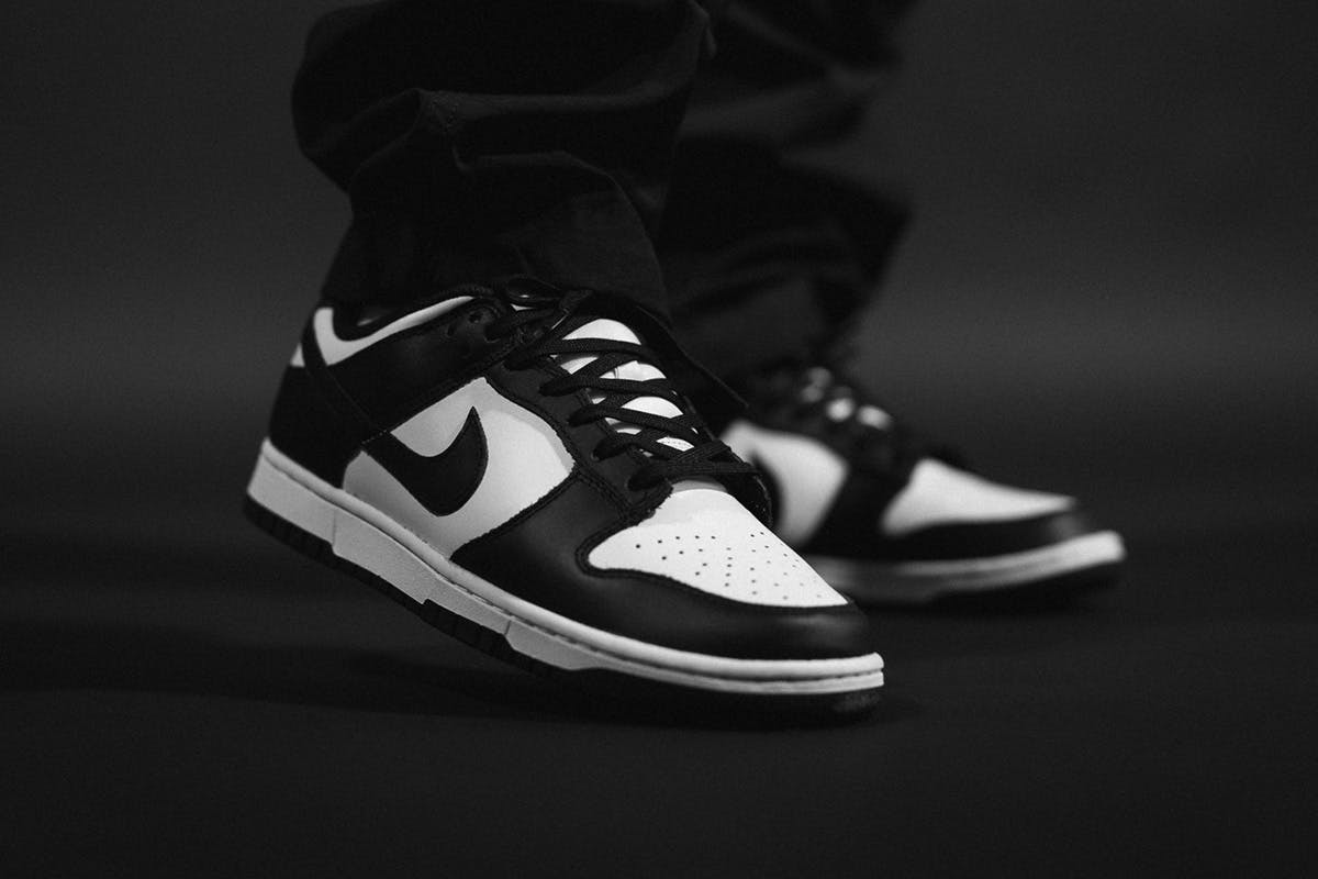 dunk low black white