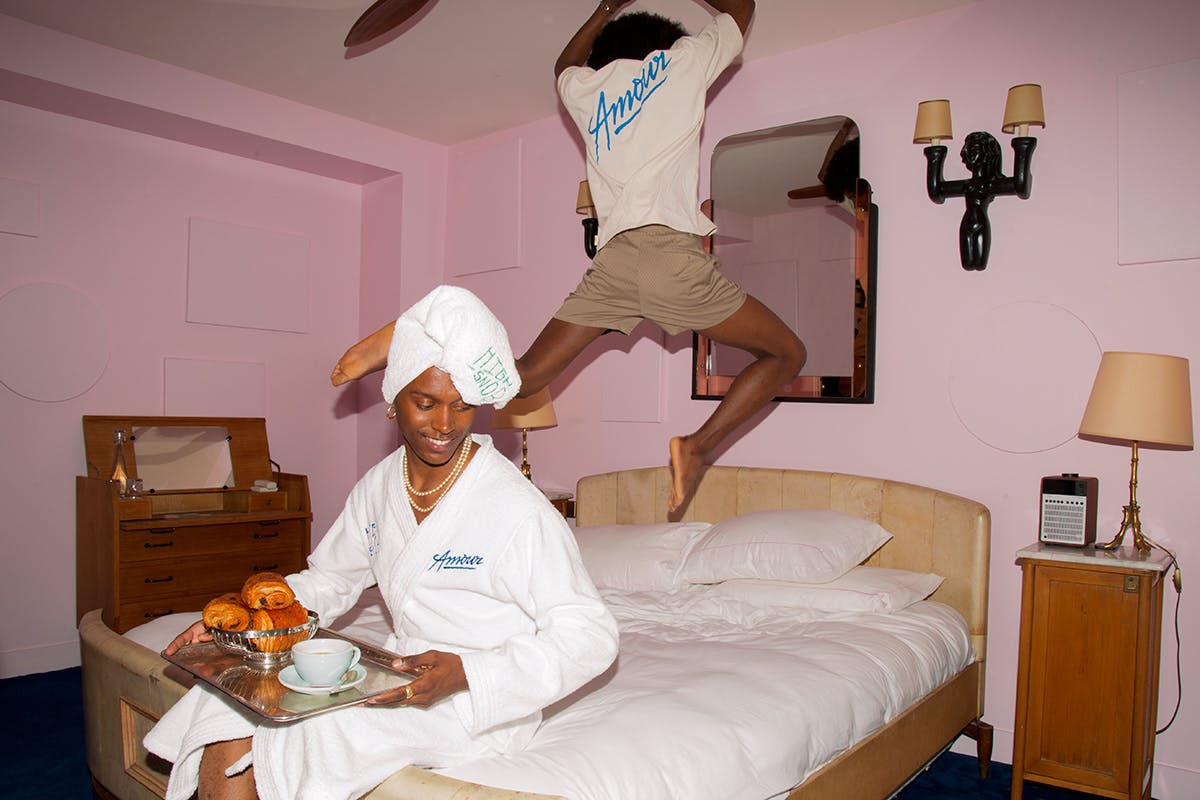 what-happens-when-a-graffiti-artist-runs-a-hotel-hotel-amour-02