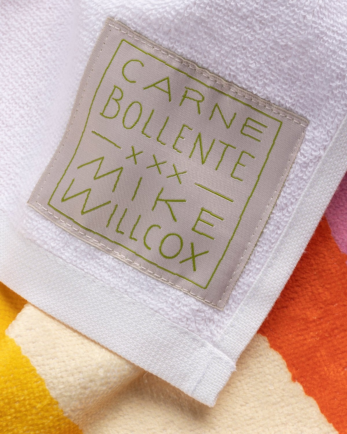 Carne Bollente – Pussy Towel Multi - Towels - Multi - Image 3