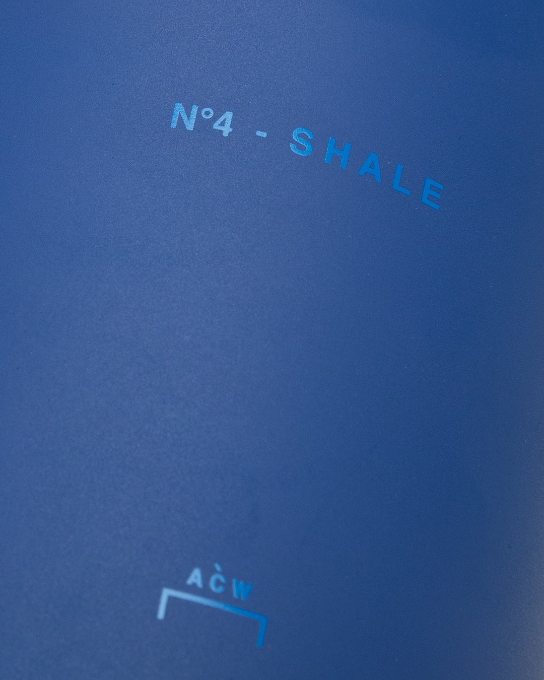 A-Cold-Wall* – No. 4 Shale Candle - Candles - Blue - Image 3