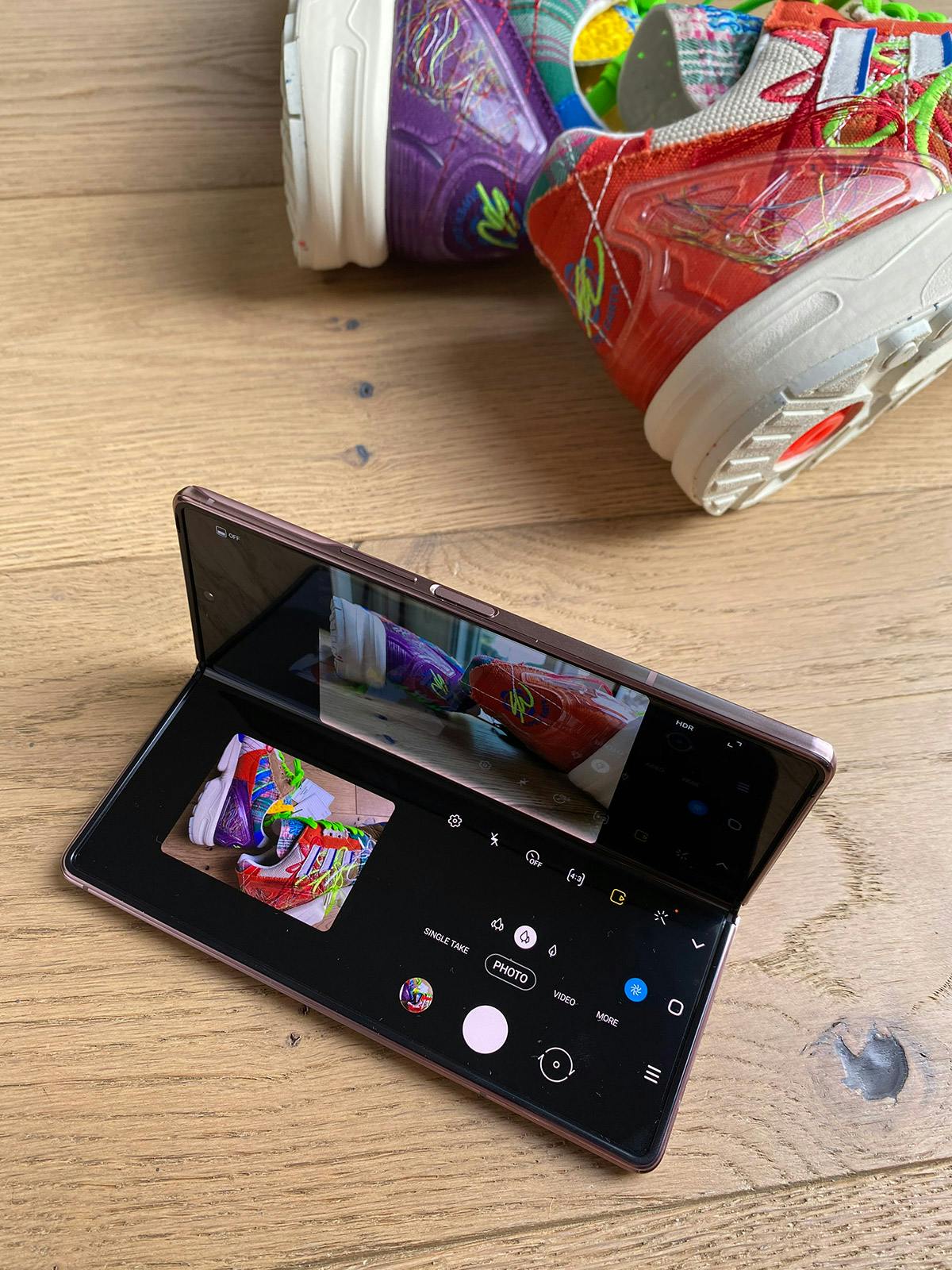 samsung-galaxy-z-fold2-sean-wotherspoon-round2-interview-04