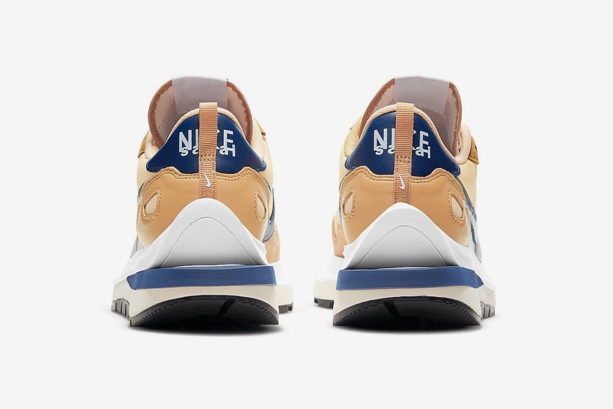 sacai nike vaporwaffle stockx