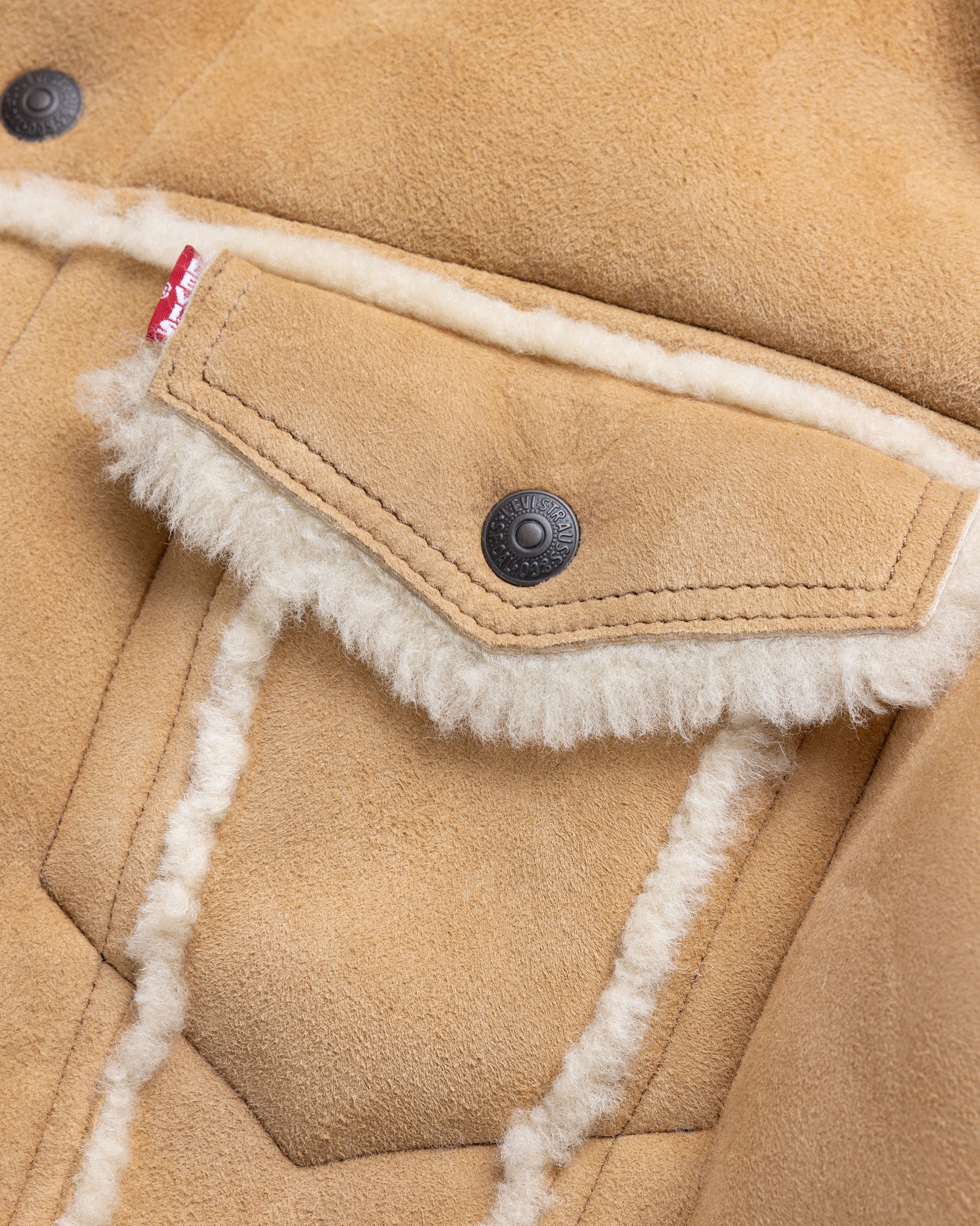 Levi's – SHEARLING TRUCKER NEUTRALS