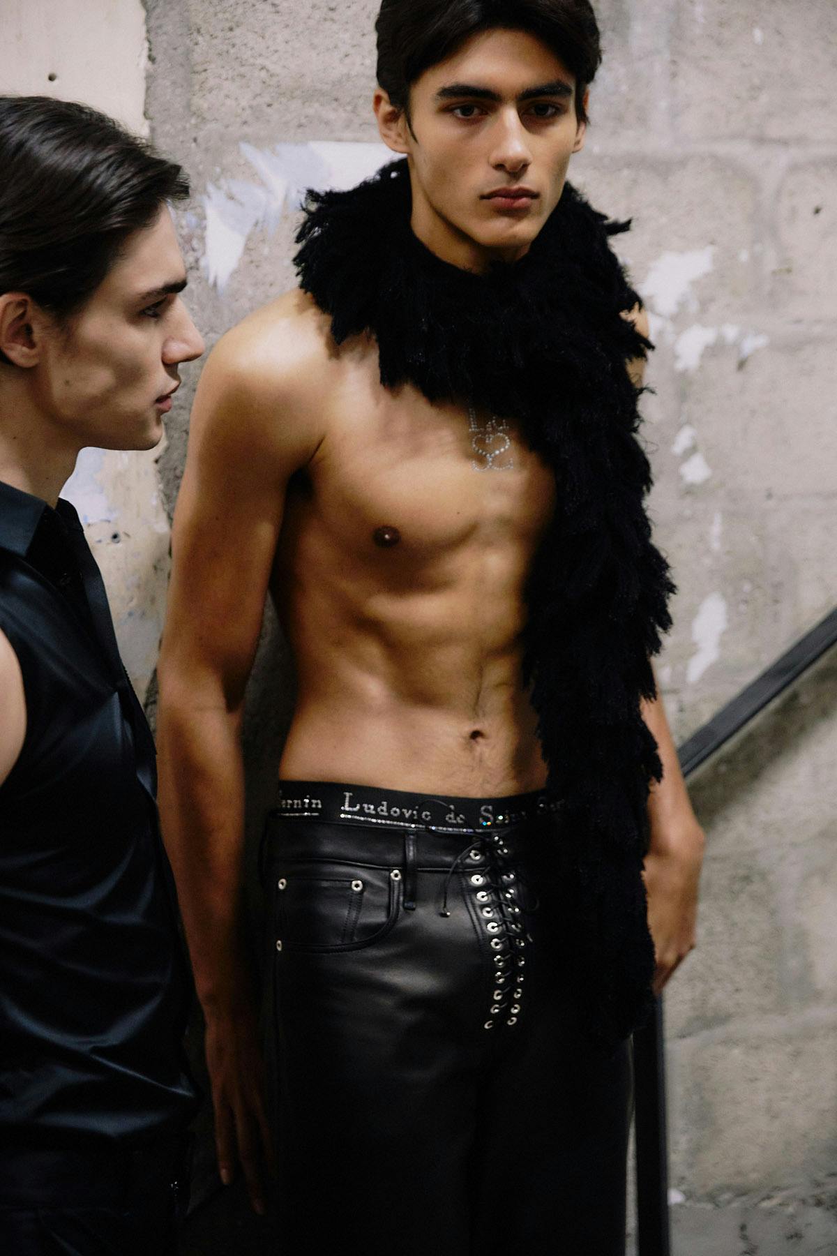 ED_TENT_PARIS_LUDOVIC_DE_SAINT_SERNIN_FW23_JULIEN_TELL_09