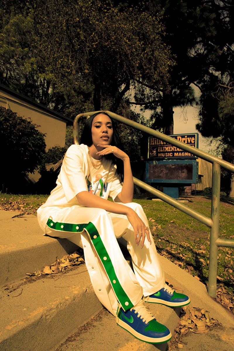 retro 1 white black volt