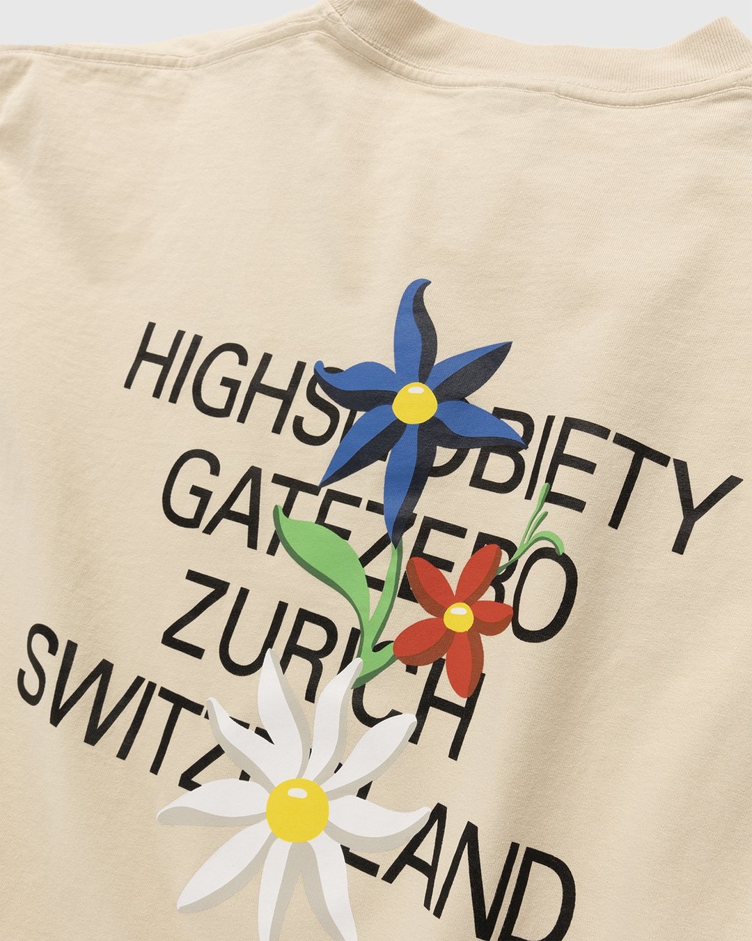 Highsnobiety – GATEZERO City Series 2 T-Shirt Eggshell - T-shirts - White - Image 4