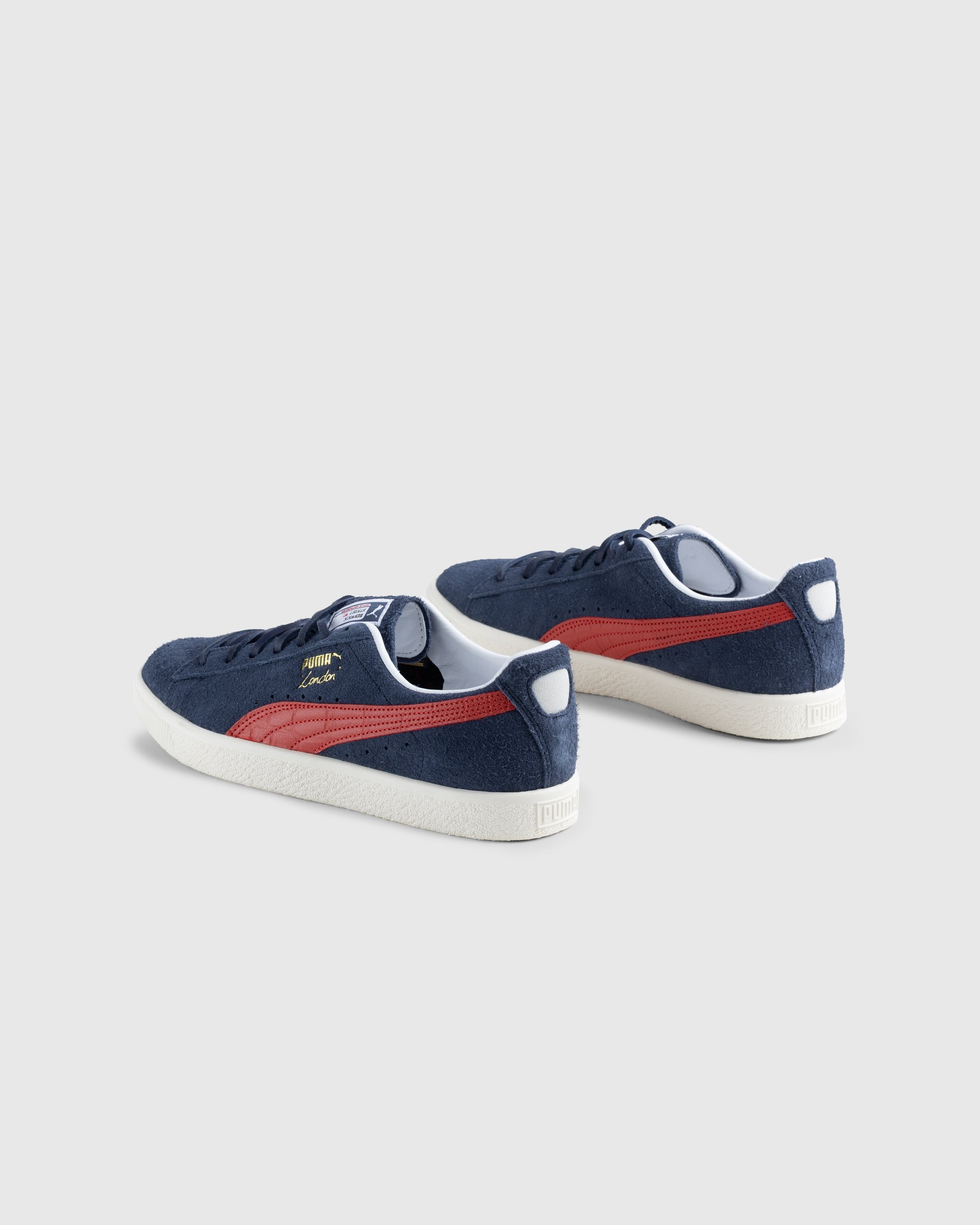 Puma on sale clyde navy