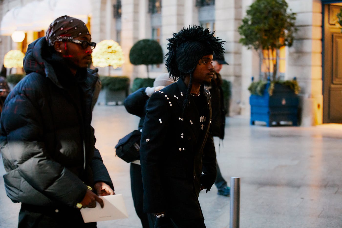 paris-fashion-week-fw23-streetstyle (46)