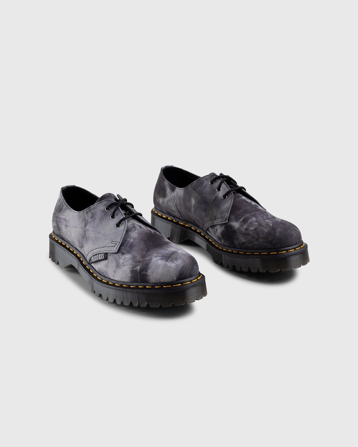 dr martens white shoes