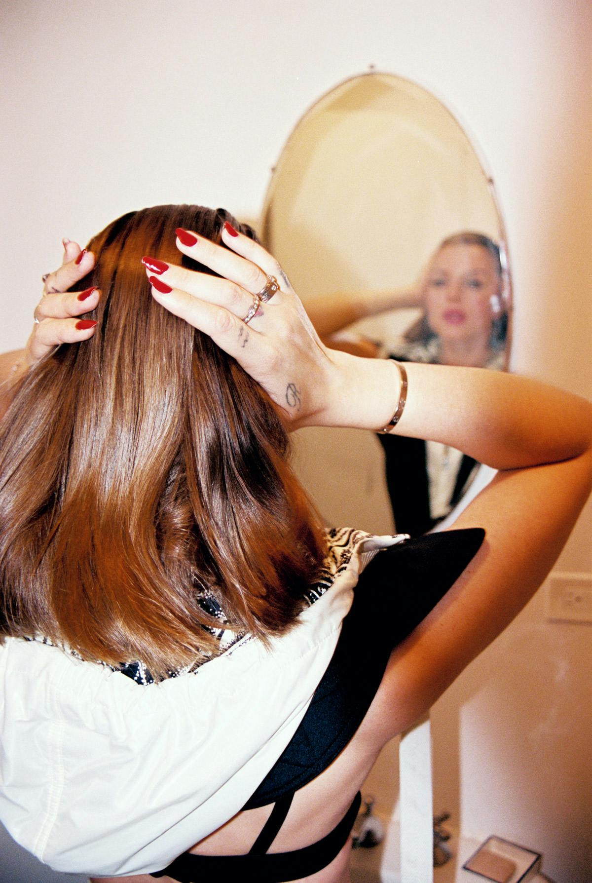 meet-julia-fox-the-diamond-in-the-rough-from-uncut-gems-03