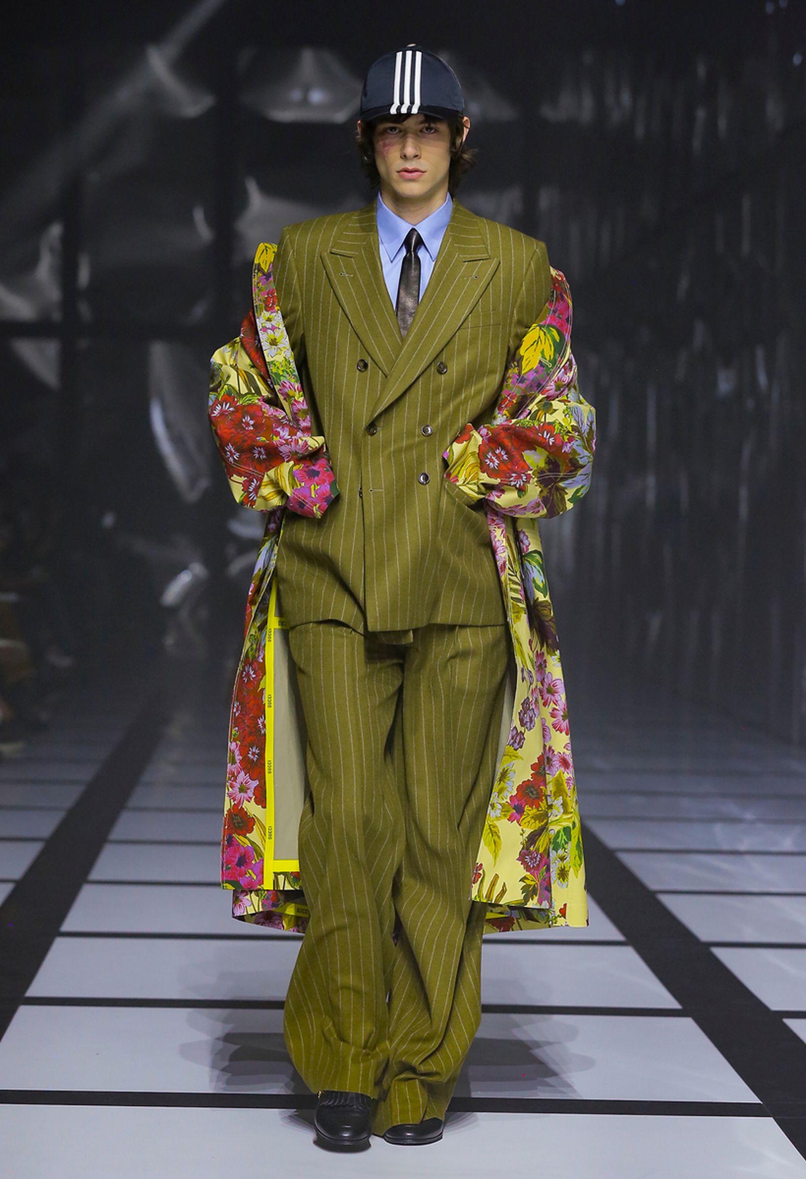 gucci-fw22-collection-runway-show-exquisite- (68)