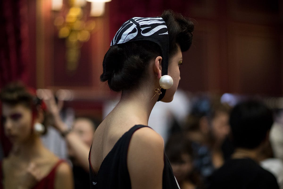 undercovers ss18 womens show tribute legendary artist paris fashion week runway