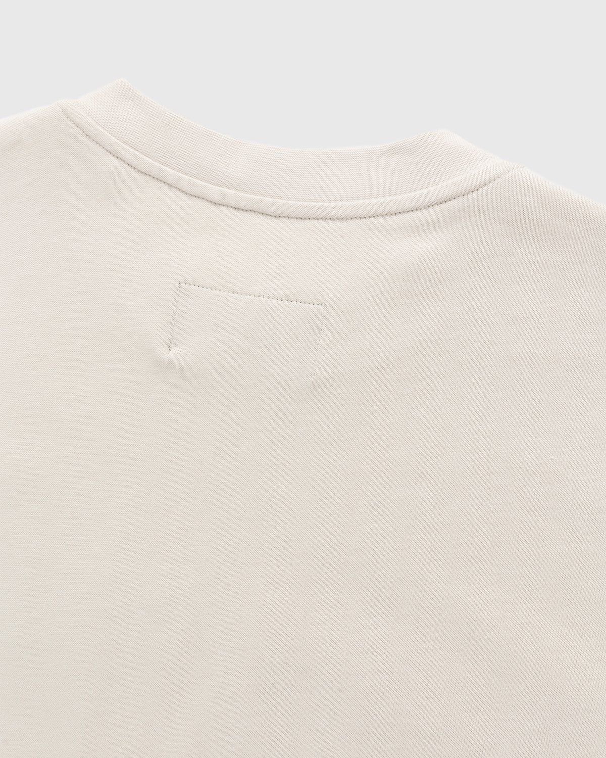 A-Cold-Wall* – Gradient Logo T-Shirt Bone - T-shirts - White - Image 3