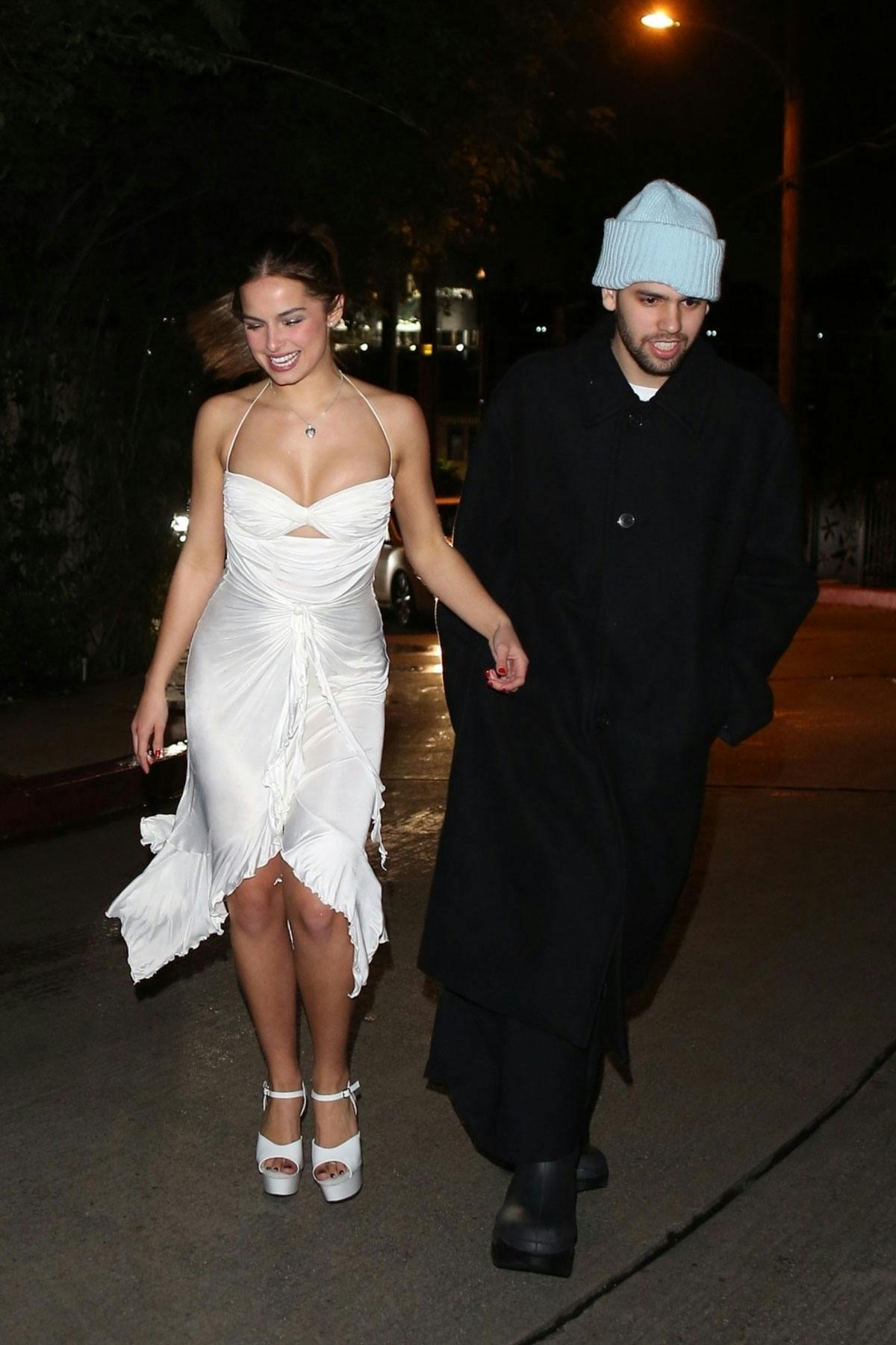 addison-rae-golden-globes-2023-outfit-01