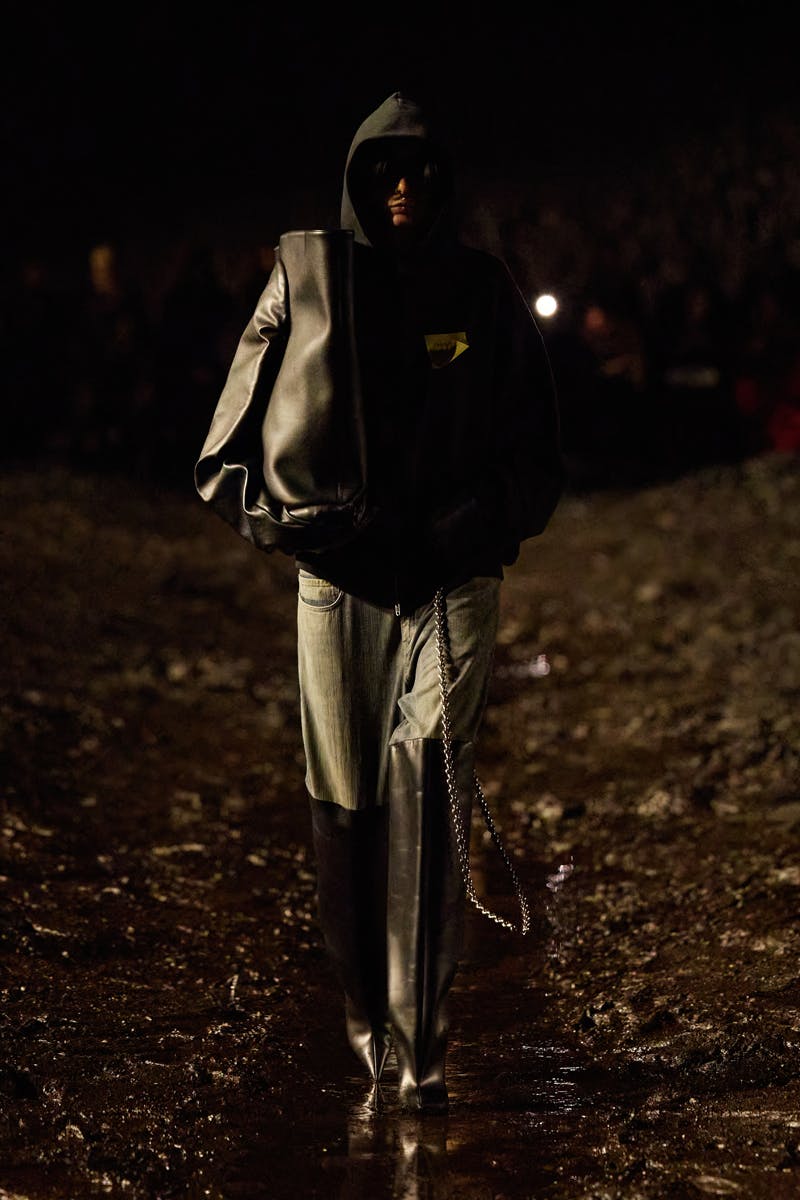 balenciaga-ss23-runway-show-collection-24