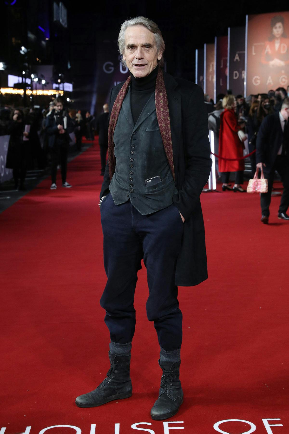 house-of-gucci-jeremy-irons-01