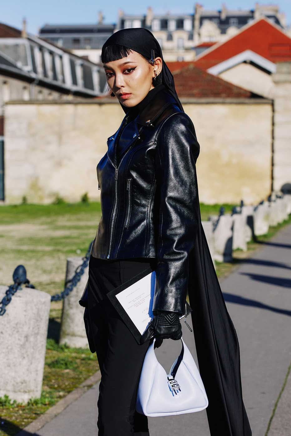 paris-fashion-week-fw23-streetstyle-(5)