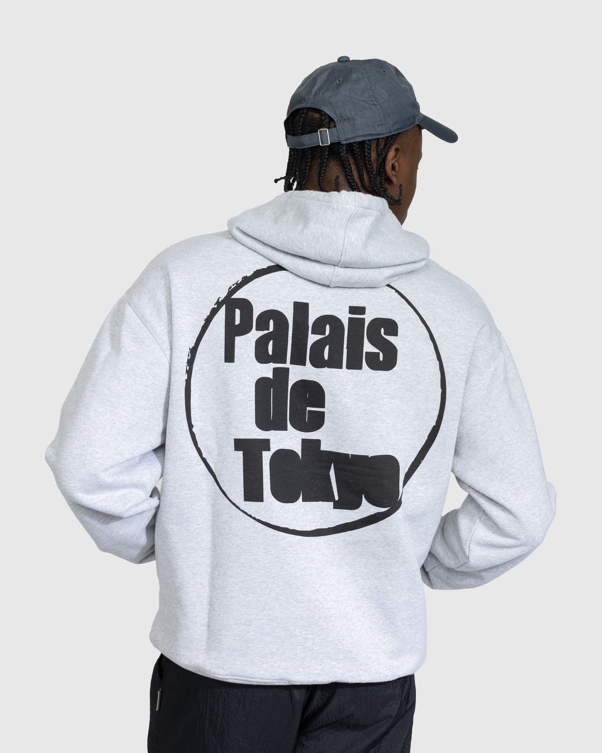 Palais de Tokyo x Highsnobiety – Hoodie Grey - Sweats - Grey - Image 4