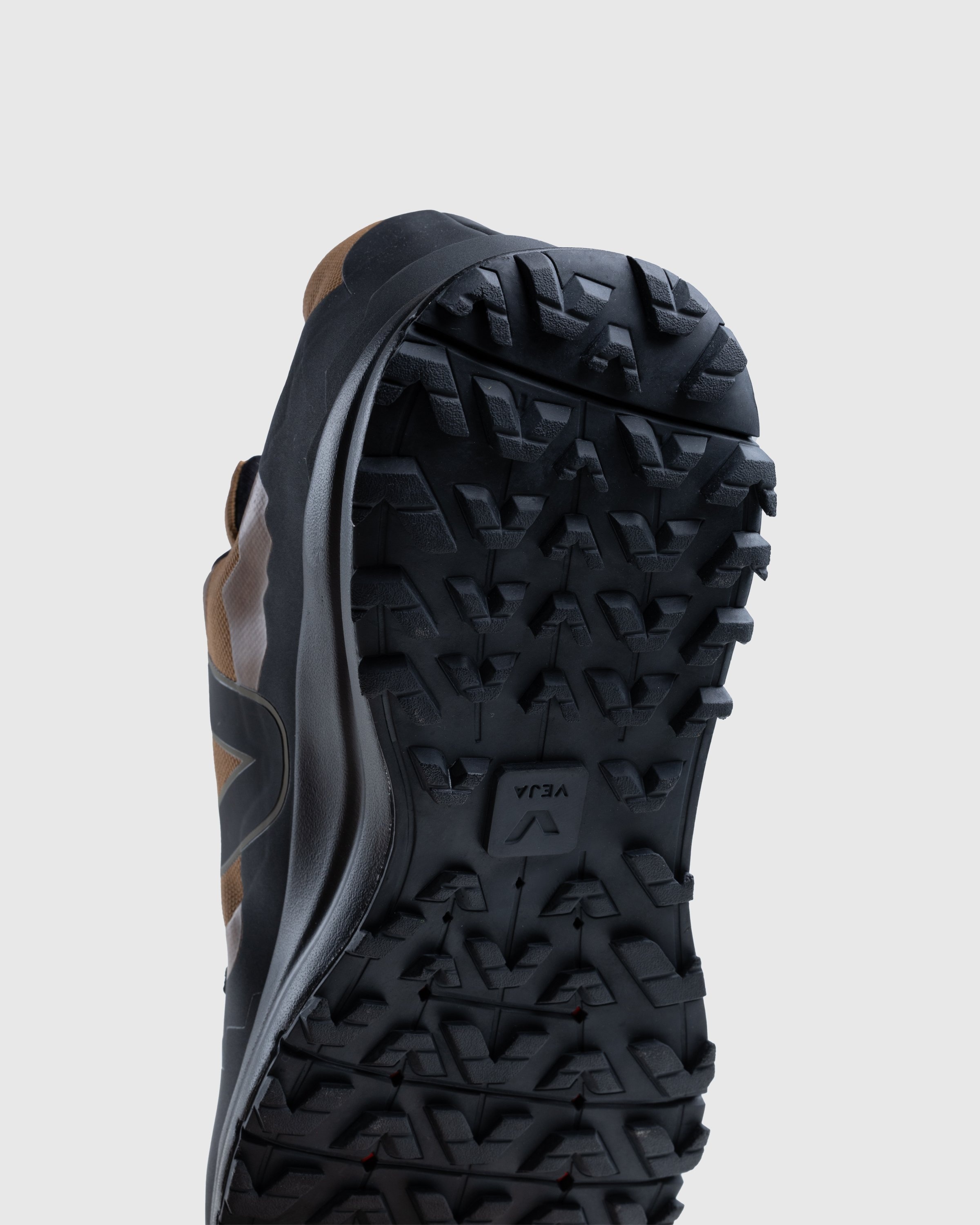 VEJA – Fitz Roy Trek Shell Terra Black - Sneakers - Multi - Image 6