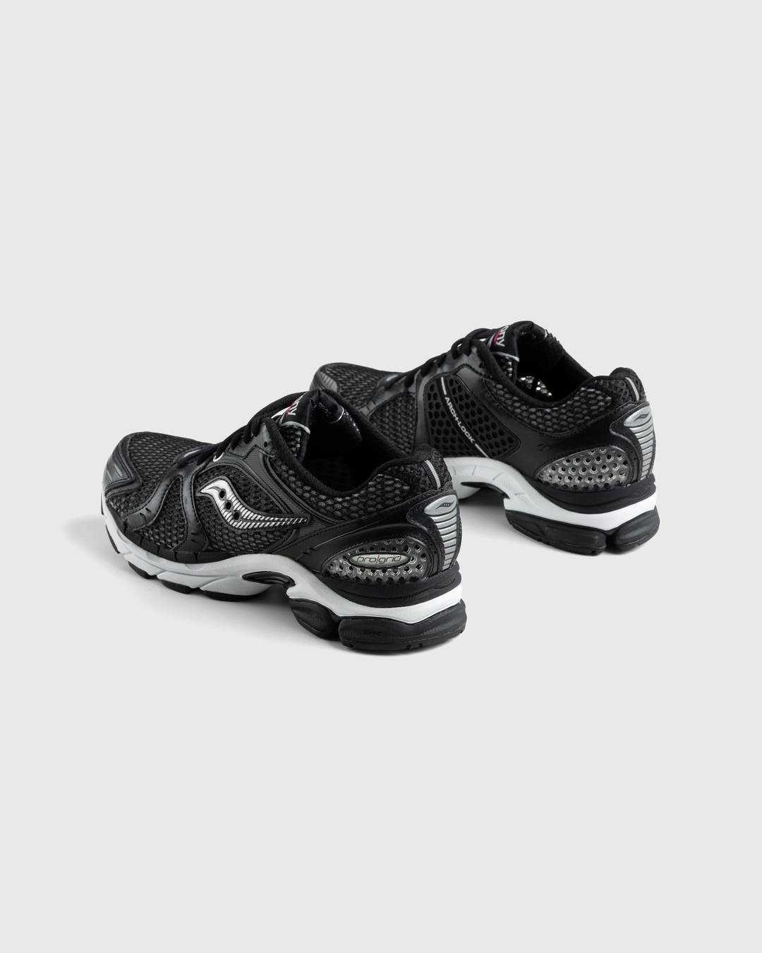 Progrid twister saucony top