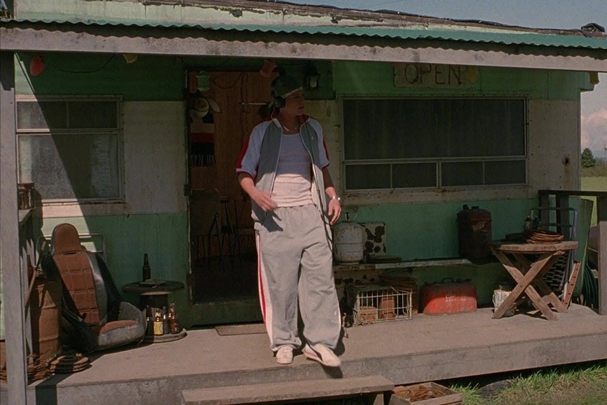 sneakers-in-horror-movies-09