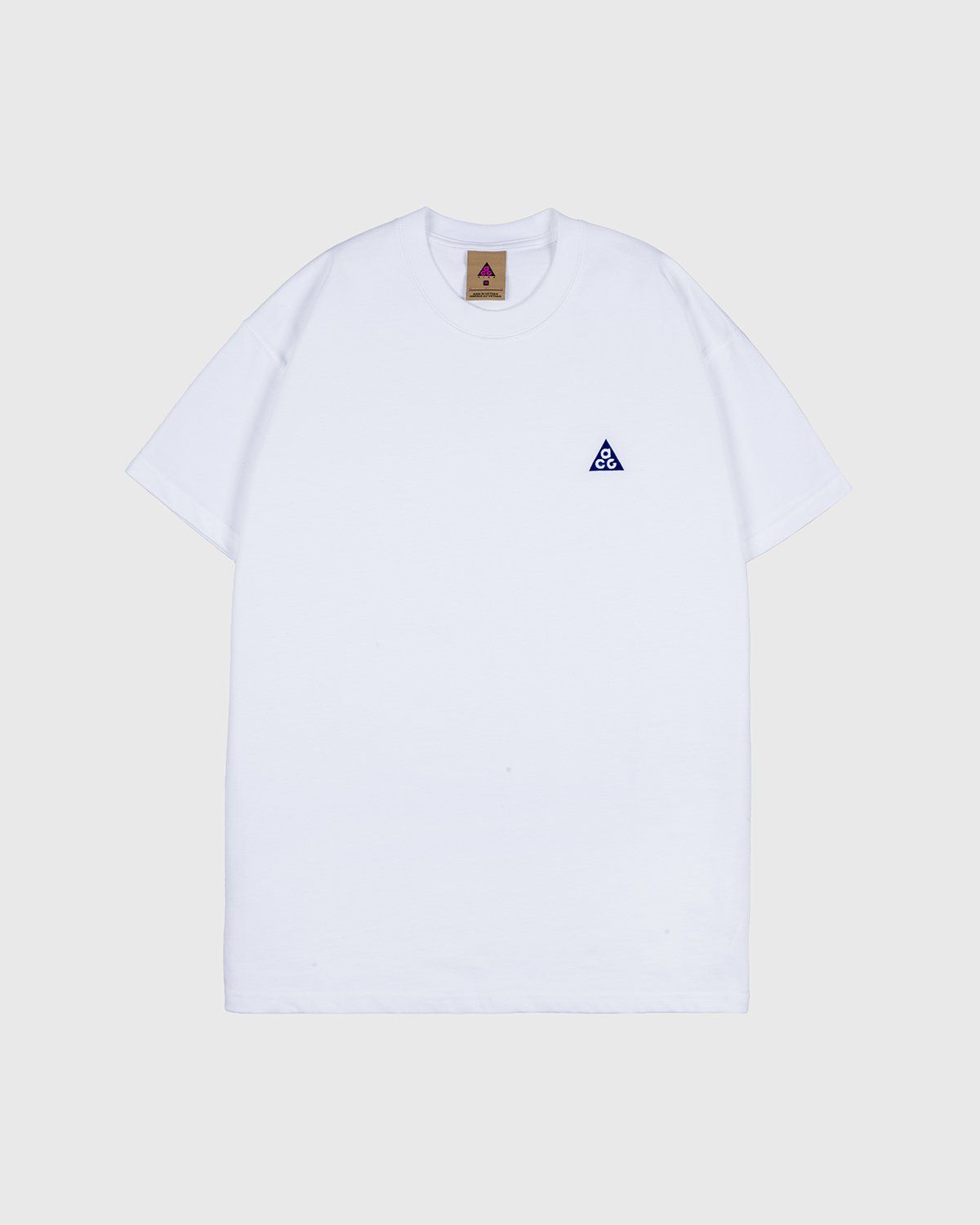 Nike ACG – M NRG ACG SS Embr Tee White - T-shirts - White - Image 1