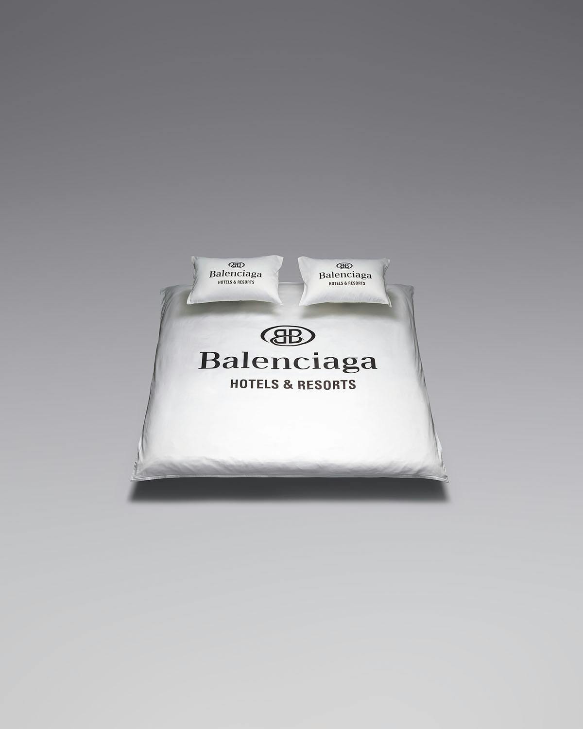 balenciaga-objects-gift-shop-25