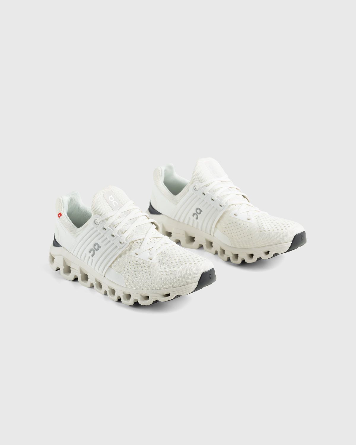 On – Cloudswift All White - Low Top Sneakers - White - Image 3