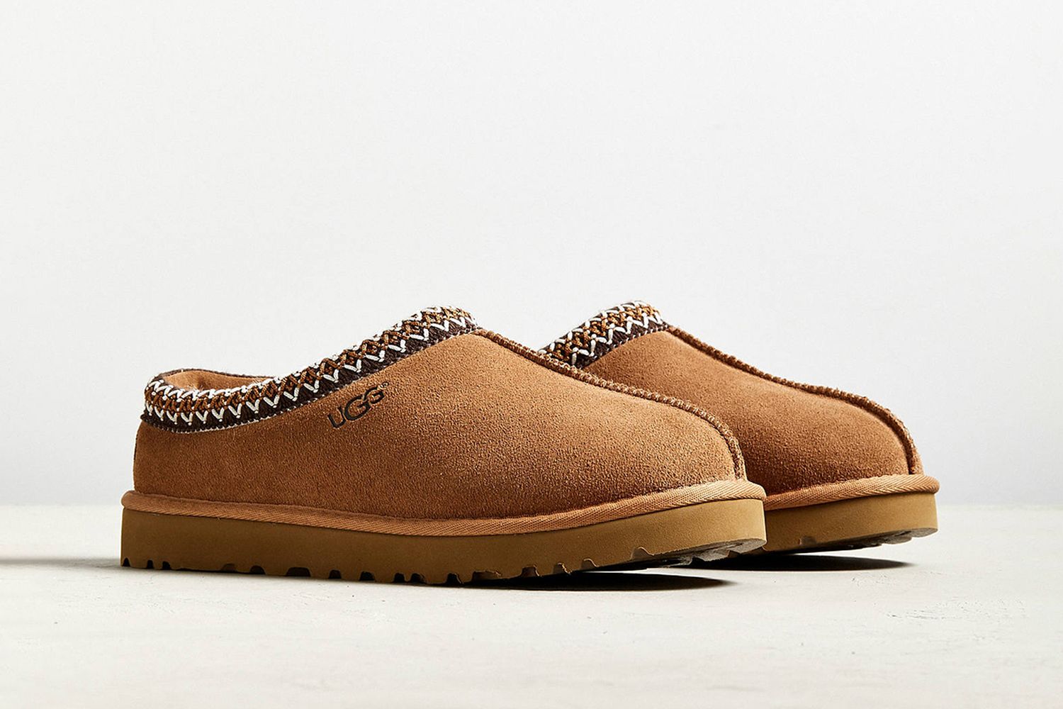Best House Shoes for Men to Wear While Working From Home