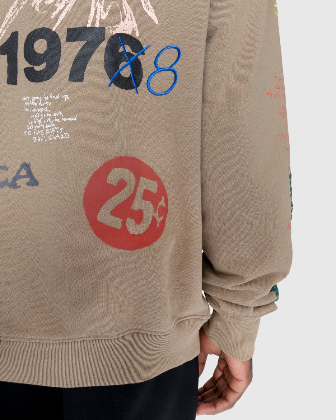 Highsnobiety – New York Line Hoodie Dark Beige - Sweats - Brown - Image 7