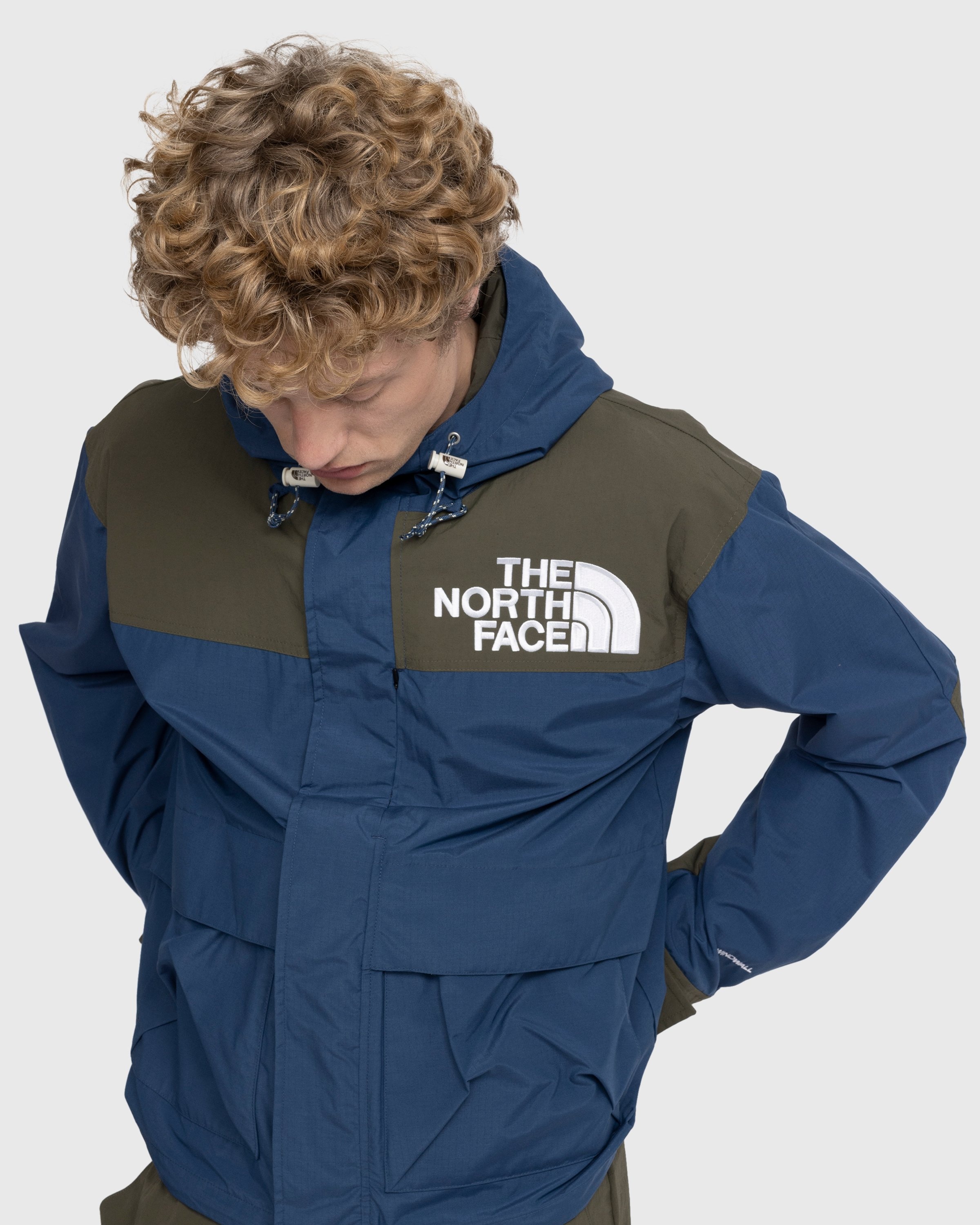 The North Face – ‘86 Low-Fi Hi-Tek Mountain Jacket Shady Blue/New Taupe Green - Windbreakers - Blue - Image 6