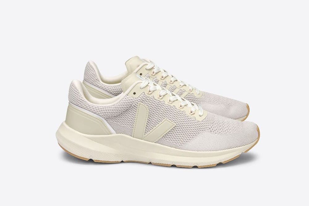 daily-sneaker-roundup-4-29-2021-1-04