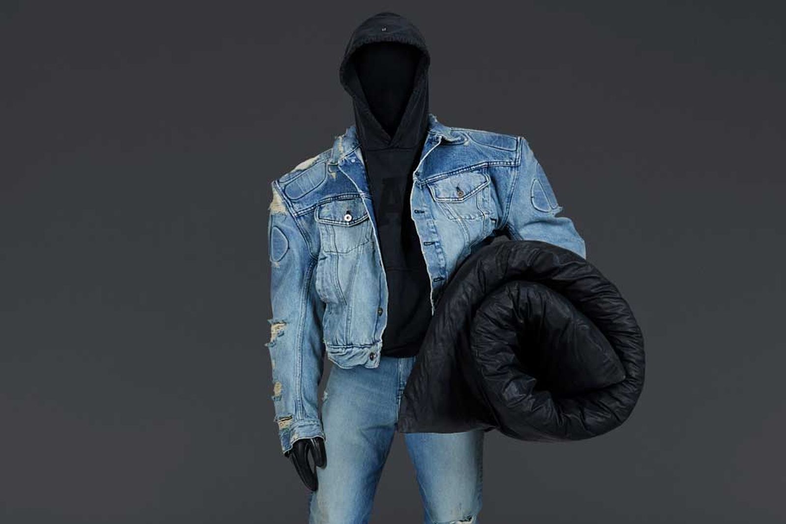 YEEZY-GAP-BALENCIAGA-collection-lookbook-buy-online-price-release-date-collab--(0)