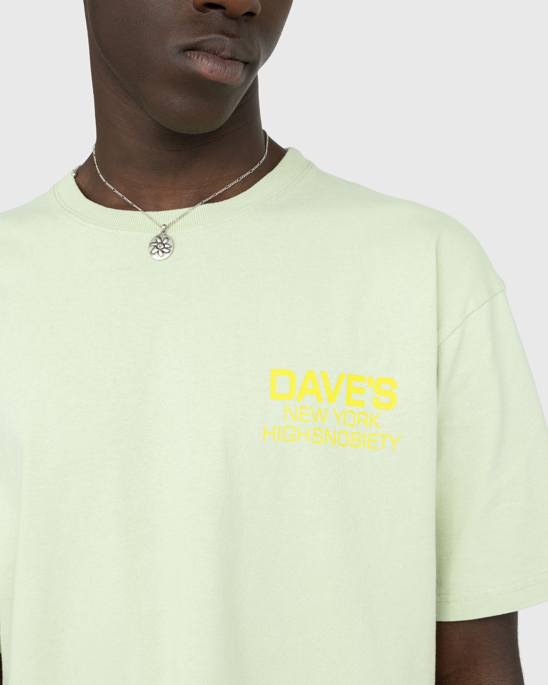 Dave's New York x Highsnobiety – T-Shirt Sage  - T-shirts - Green - Image 5