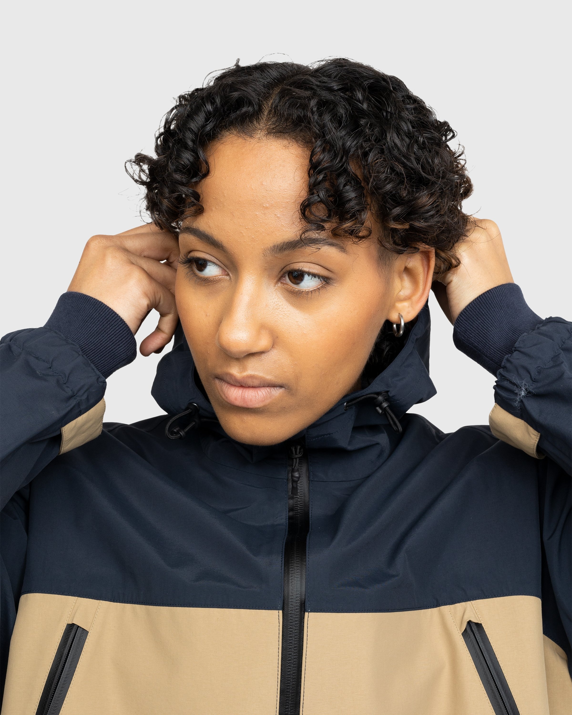 Highsnobiety – 3 Layer Nylon Jacket Navy/Beige | Highsnobiety Shop