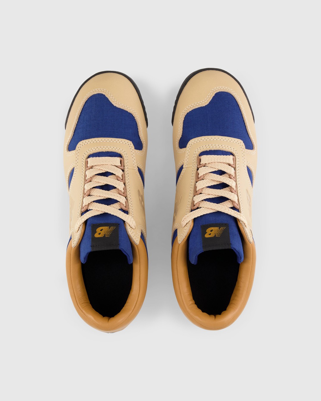 New Balance – UALGSVT Rainier Dune - Sneakers - Beige - Image 4
