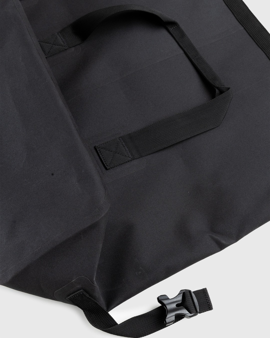Snow Peak – Dry Boston Bag Black - Duffle & Top Handle Bags - Black - Image 4